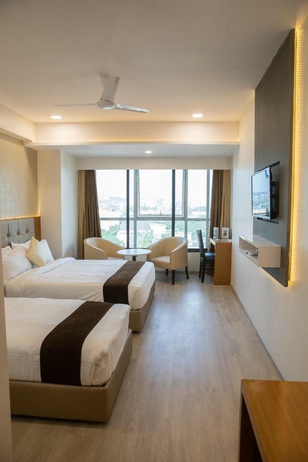 Hotel Grace Galaxy Mumbai Exterior foto