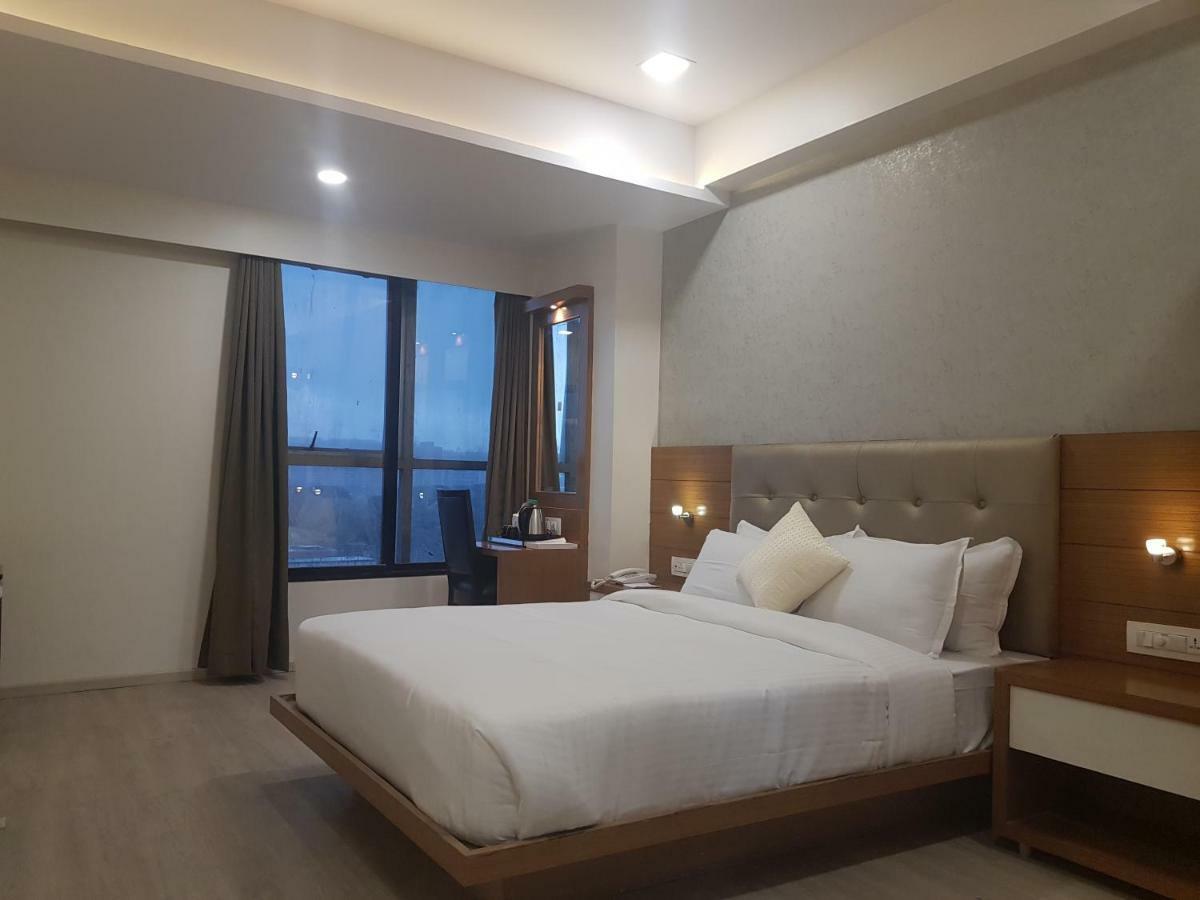 Hotel Grace Galaxy Mumbai Exterior foto